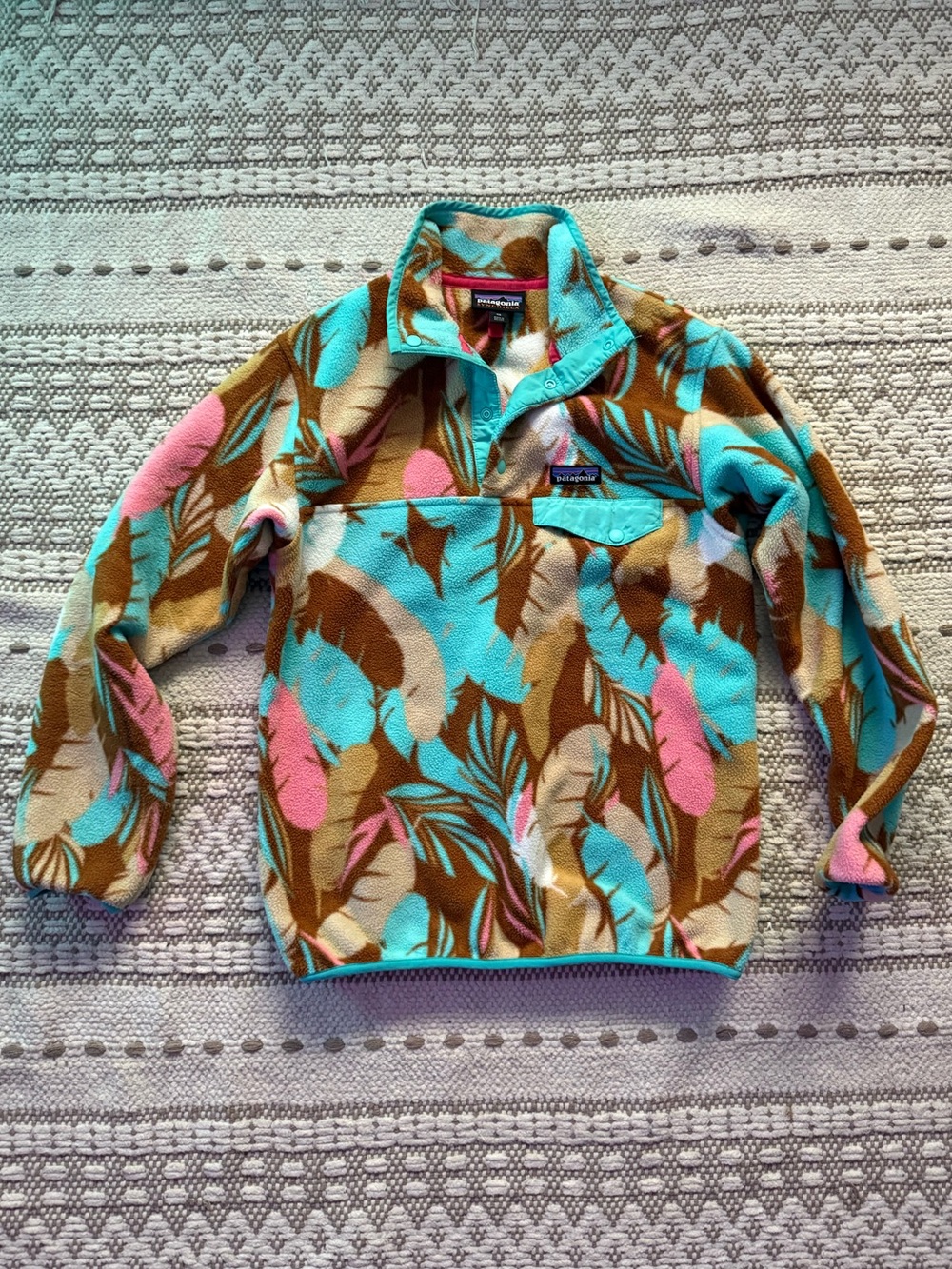 Patagonia Women’s Retro Snap-T Pullover Fleece - Turquoise & Pink Feather Print